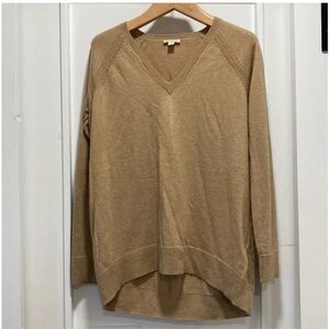 GAP Camel Tan V-Neck Sweater Size XS